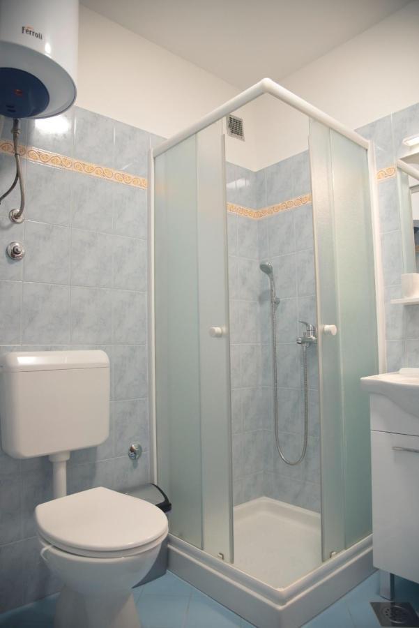 11 Apartment *